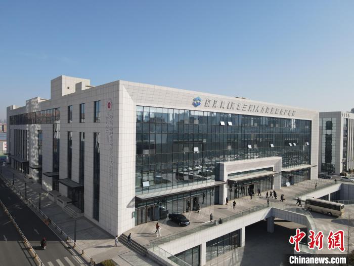 圖為京津冀(河北三河)人力資源服務(wù)產(chǎn)業(yè)園外景?！「咪?攝